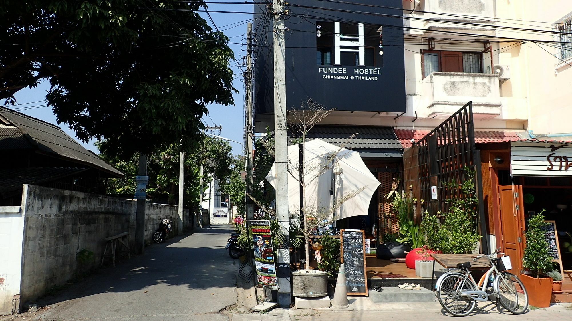 Fundee Hostel Чиангмай Экстерьер фото